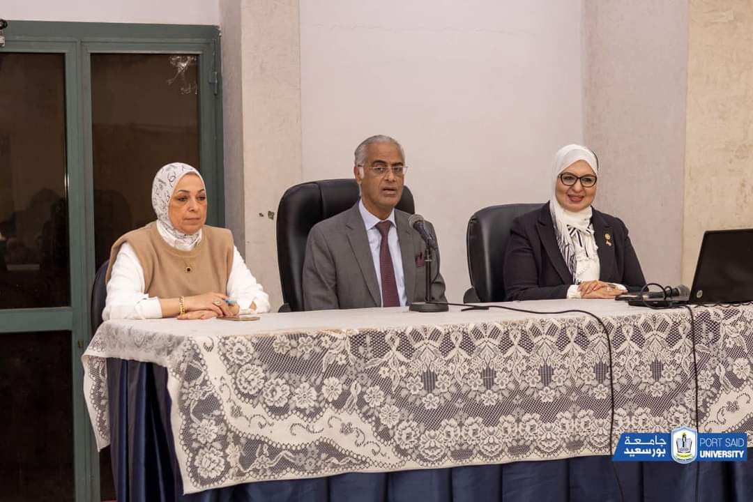 رئيس جامعة بورسعيد يشهد ورشة عمل لتفعيل الاستراتيجية الوطنية لمكافحة الفساد