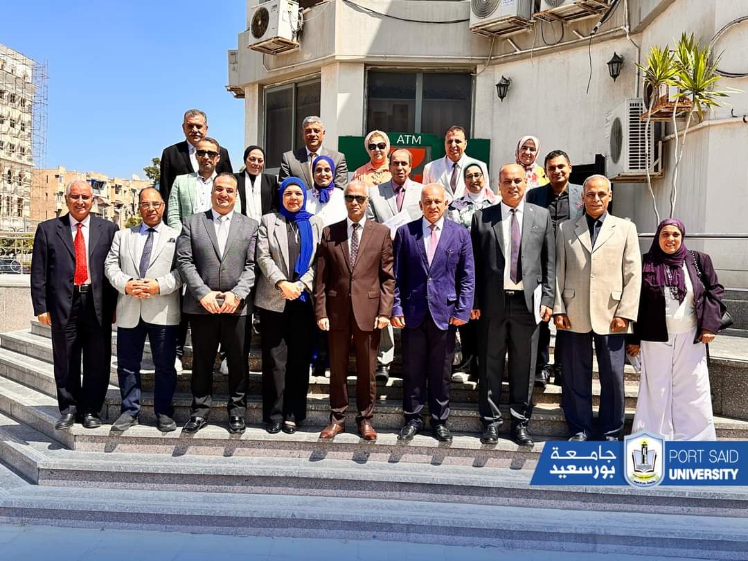مجلس جامعة بورسعيد يوجه الشكر للدكتور ايمن ابراهيم لنهاية فترة توليه رئاسة الجامعة