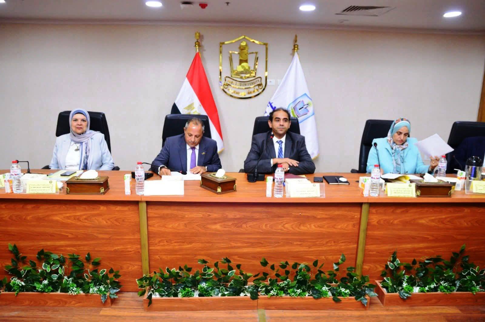 مجلس جامعة بورسعيد ينعقد ويُطلق احتفالية التميز العلمي الثانى بحضور محافظ بورسعيد