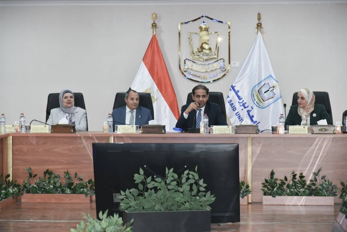رئيس جامعة بورسعيد يثنى على دعم محافظ بورسعيد للجامعة ومشيرا الجامعة تجني ثمار التطوير وتستعد لافتتاح المستشفى الجامعي واستقبال أساتذة زائرين