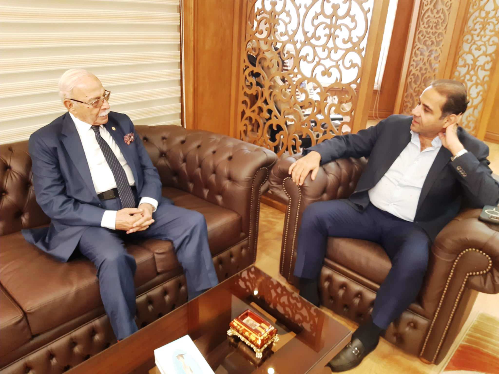 رئيس جامعة بورسعيد يستقبل الدكتور كمال درويش لبحث آفاق التعاون الرياضي والأكاديمي ومناقشة رسالة ماجستير حول تقنية حكم الفيديو المساعد