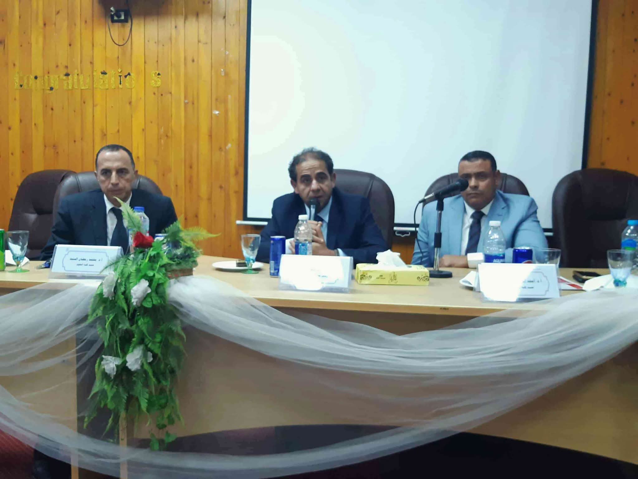 رئيس جامعة بورسعيد يتفقد كليتي العلوم والصيدلة ويشيد بأستعدادهم للعام الدراسي الجديد وتفعيل الشراكات الدولية