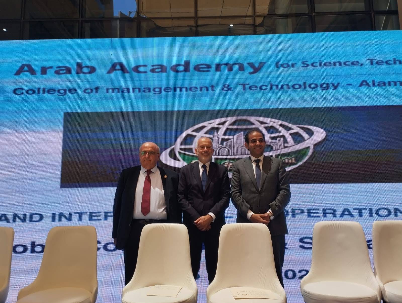 بحضور السفير اليوناني.. جامعة بورسعيد تفتح آفاقًا جديدة للتعاون الدولي بتوقيع اتفاقية استراتيجية مع جامعة باتراس اليونانية إحدى كبرى الجامعات الأوروبية