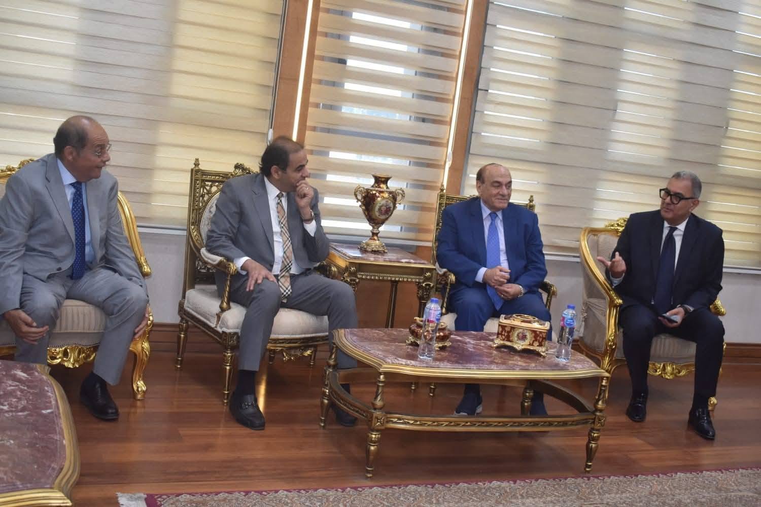 جامعة بورسعيد تحتضن مؤتمر “بورسعيد مدينة الثقافة المستدامة”.. وإشادات بدور الجامعة التنموي الرائد – (اللواء سمير فرج: جامعة بورسعيد تشهد طفرة غير مسبوقة وأصبحت نموذجًا للجامعات الطامحة للتطوير)