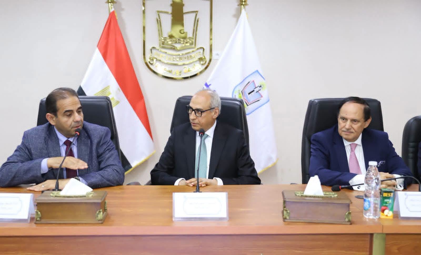 جامعة بورسعيد توقع بروتوكول تعاون مع مجلس الدولة في زيارة تاريخية لرئيس المجلس